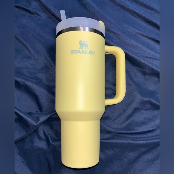 40oz Stanley cup - Picture 3 of 5